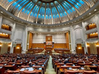 „Vom vedea instituții care �și vor pune lac�tul pe poart�”